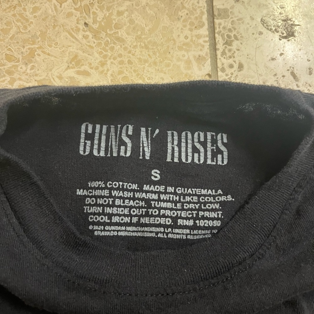 Guns N’ Roses Band Tee - Picture 2 of 2